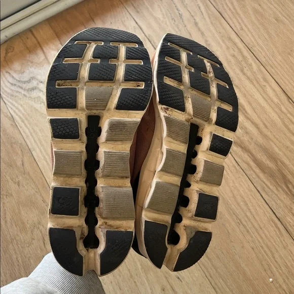 On Running Cloudstratus Athletic Shoes Cork/Fawn - Picture 5 of 6